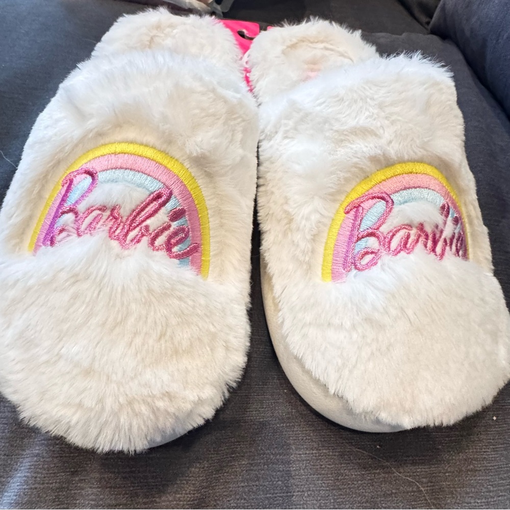 New! BARBIE SIZE XL 9.5, 10 or 10.5 faux fur pink slippers extra large white fur